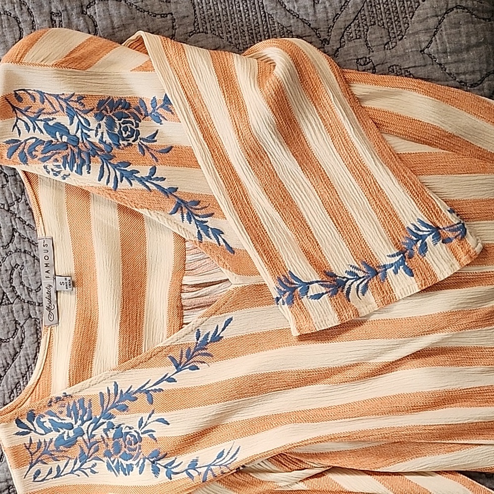 Absolutely  Famous gauze top NWOT